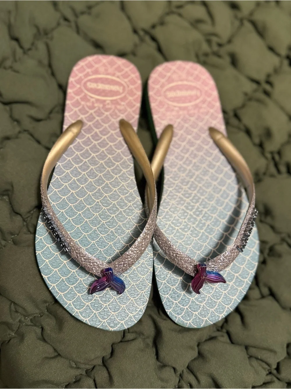 Havaianas Mermaid Ombrè Youth Flip Flops Glitter Straps Charm Girls size 2 NWOT